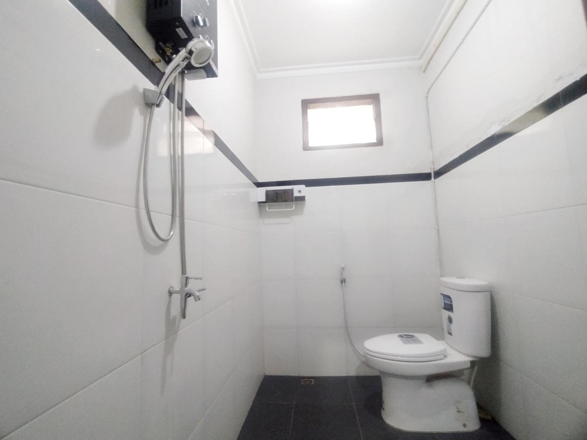 מלון Reddoorz Syariah Near Stasiun פורווקרטו מראה חיצוני תמונה